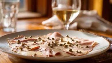 Vitello tonnato sur une assiette